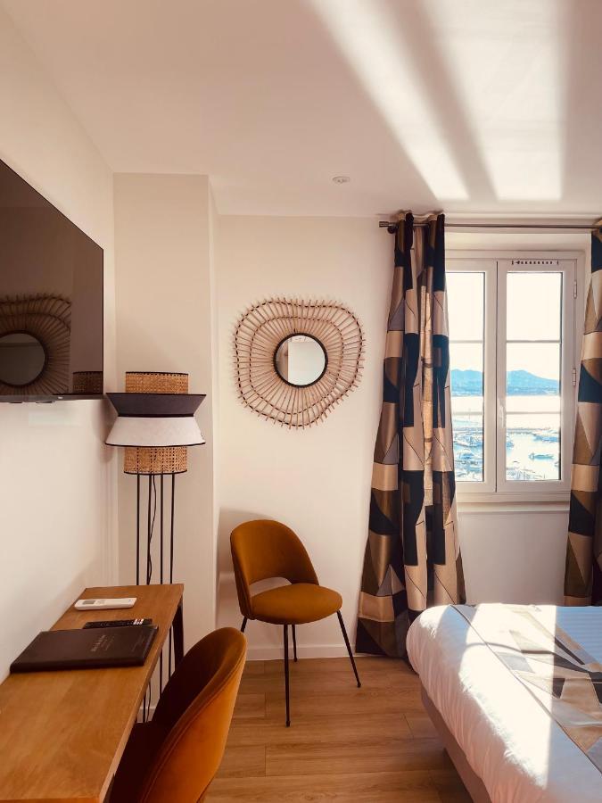 Hotel Restaurant De La Tour ซานารี-ซูร์-แมร์ ภายนอก รูปภาพ