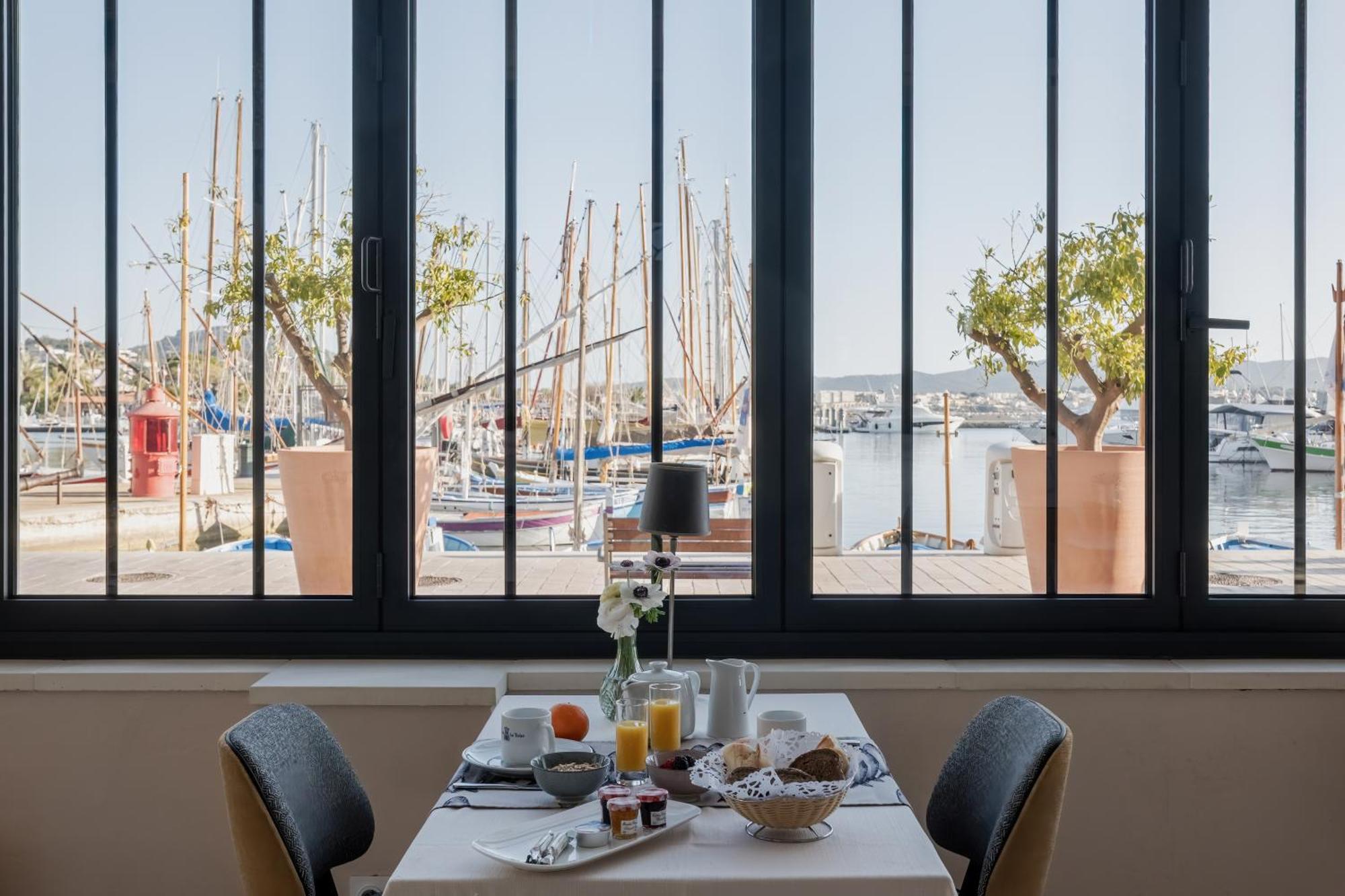 Hotel Restaurant De La Tour ซานารี-ซูร์-แมร์ ภายนอก รูปภาพ