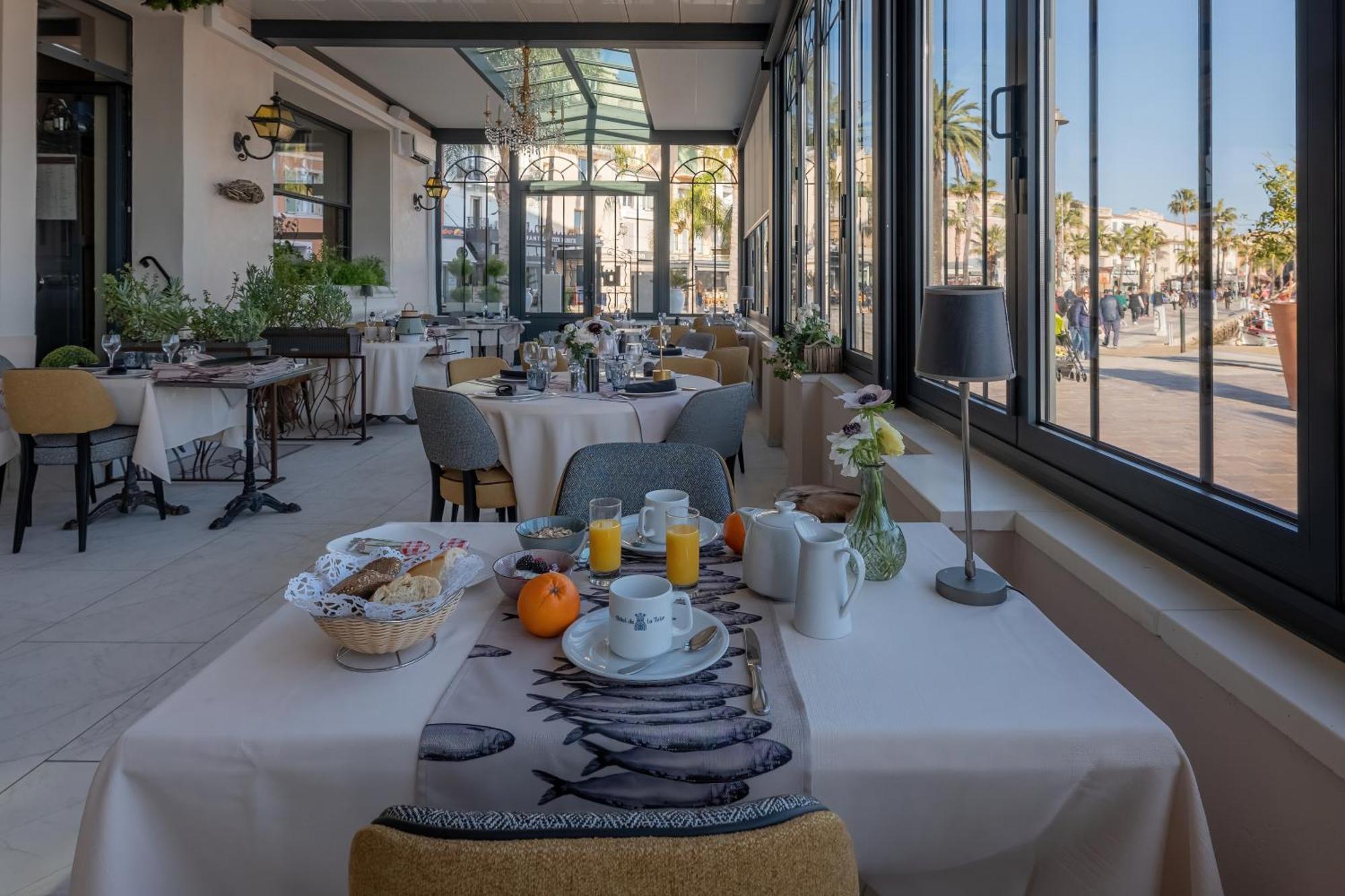 Hotel Restaurant De La Tour ซานารี-ซูร์-แมร์ ภายนอก รูปภาพ