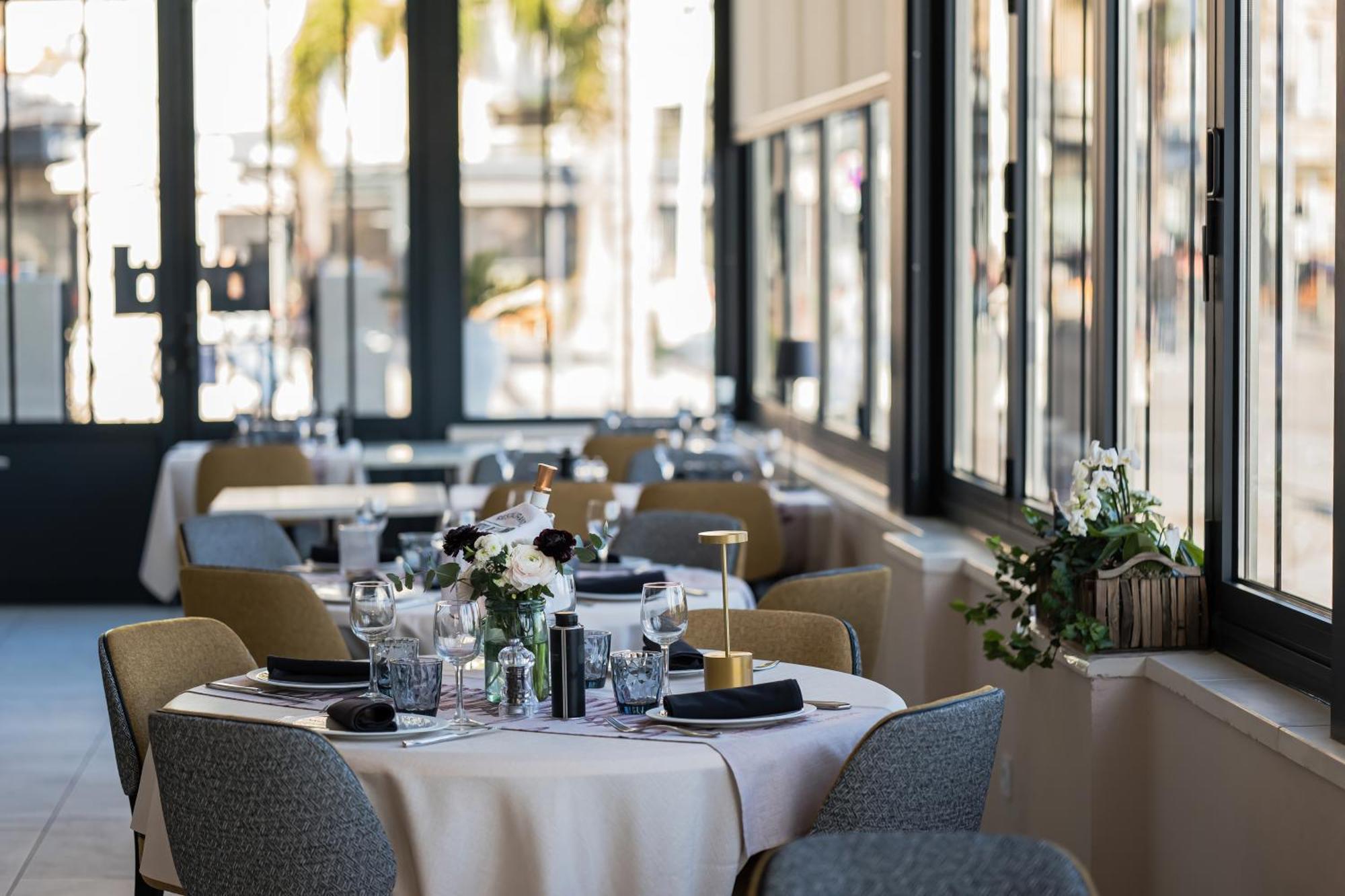 Hotel Restaurant De La Tour ซานารี-ซูร์-แมร์ ภายนอก รูปภาพ