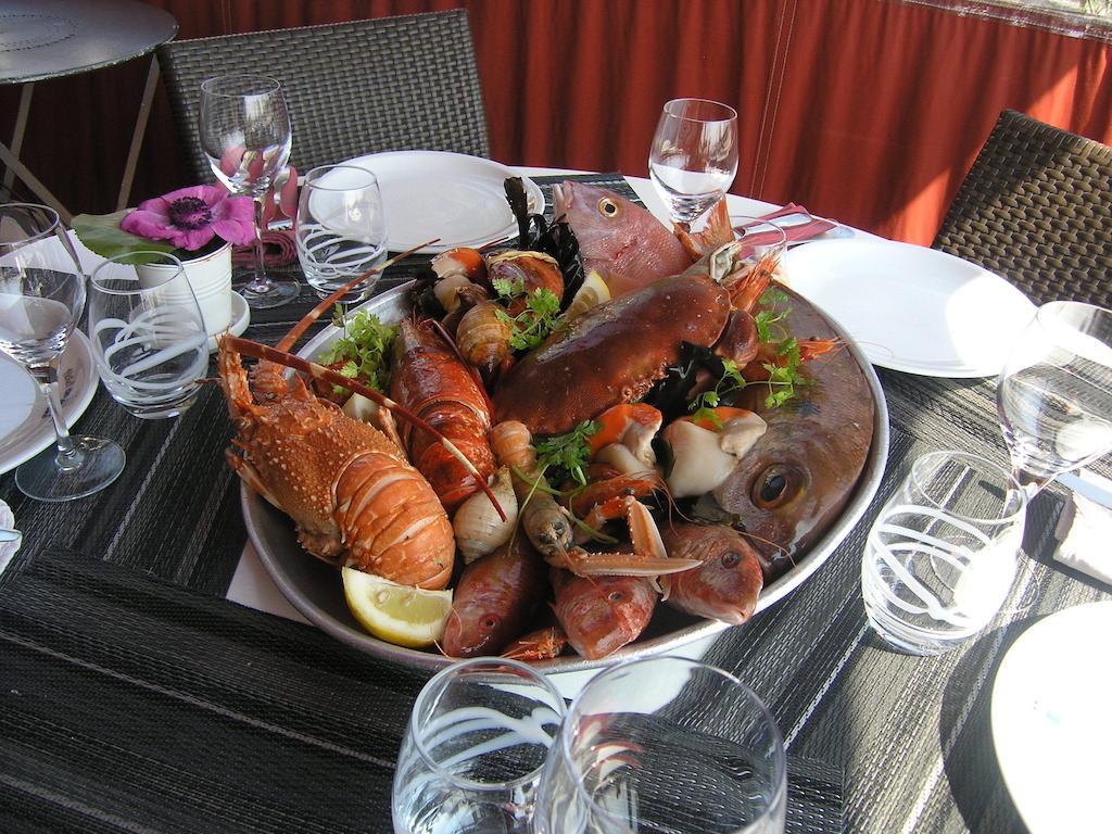 Hotel Restaurant De La Tour ซานารี-ซูร์-แมร์ ภายนอก รูปภาพ
